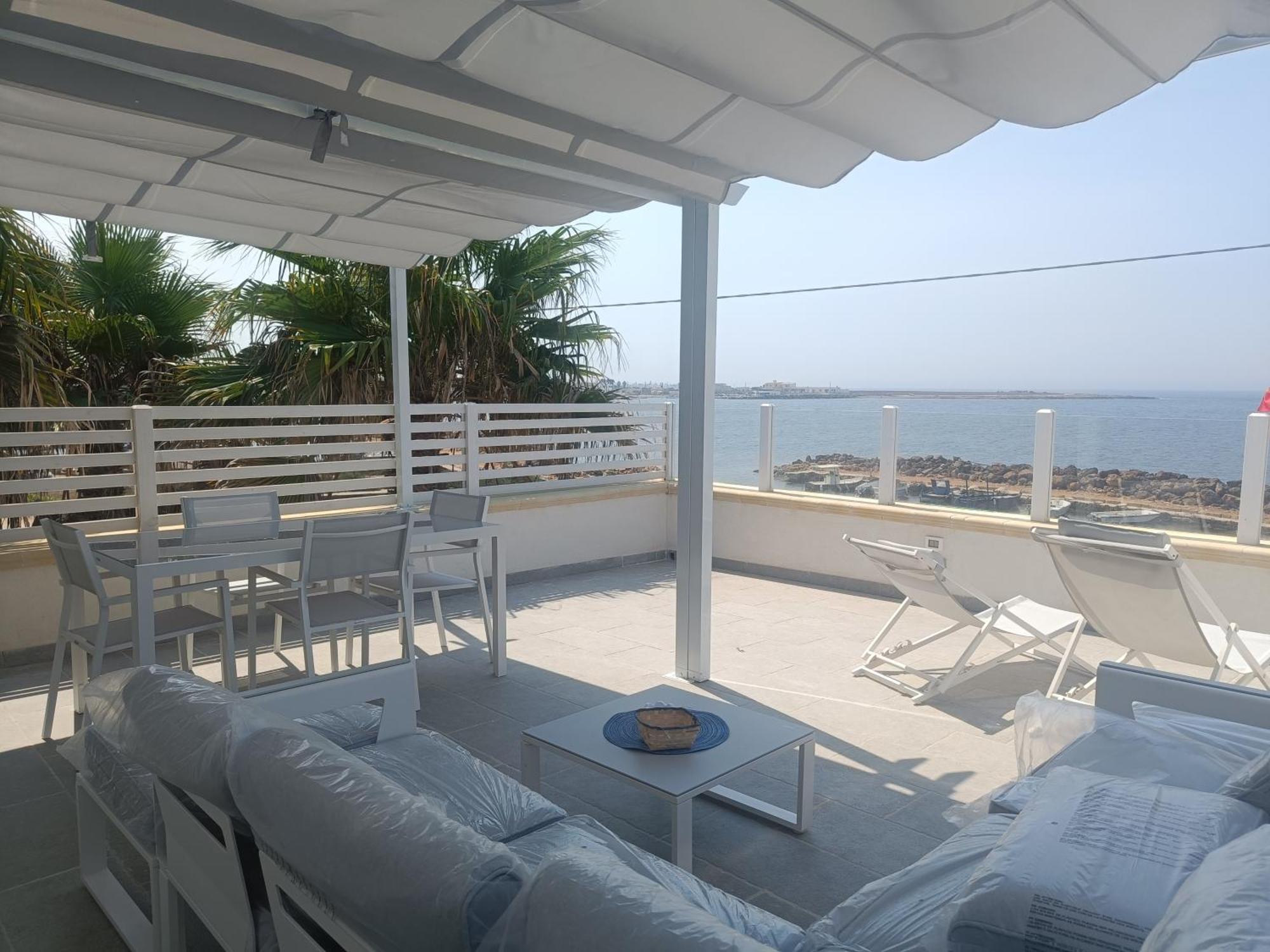 Divino Appartamenti Vista Mare Petrosino Bagian luar foto